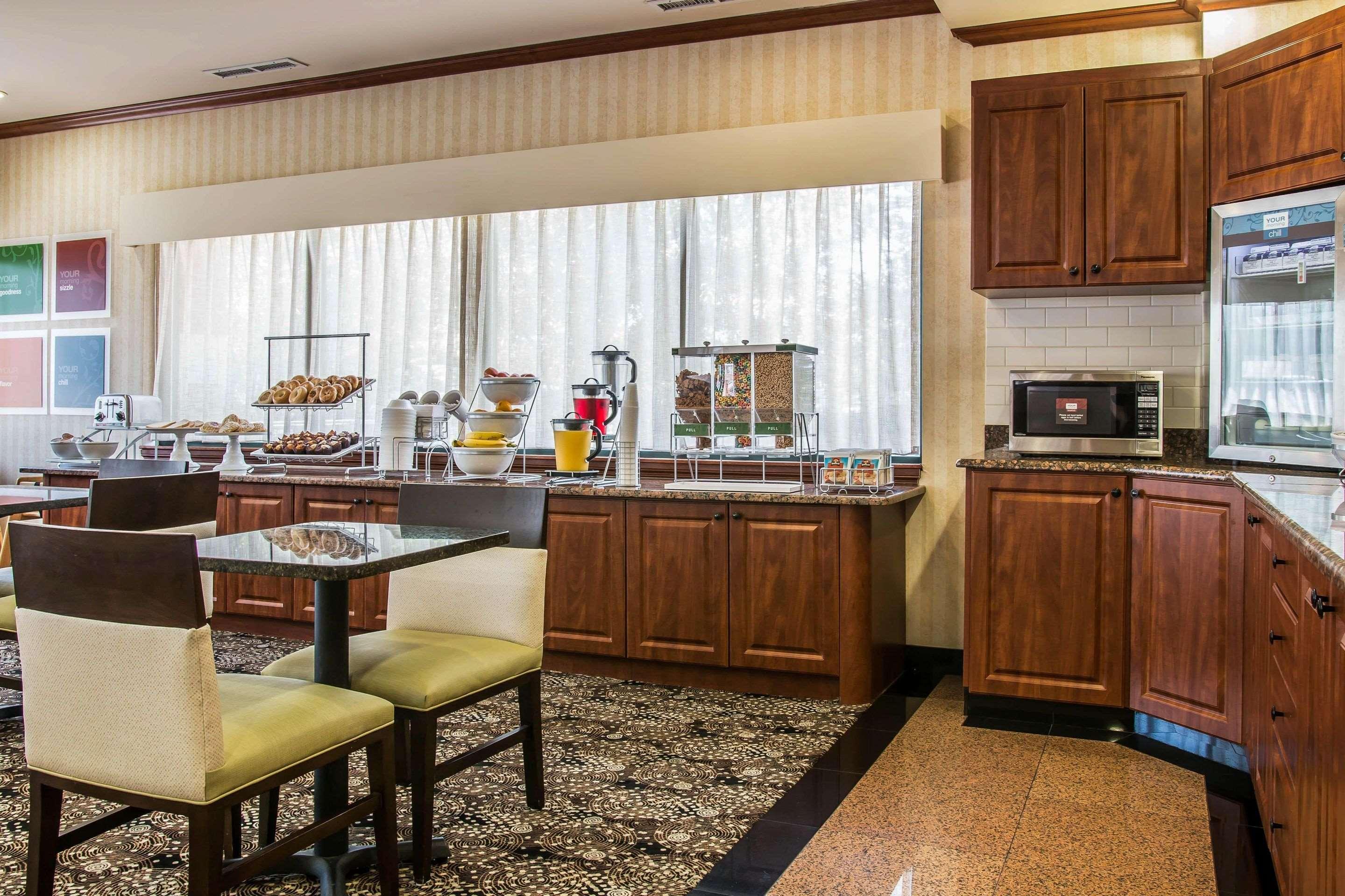 Comfort Suites Canton - Detroit Exteriör bild