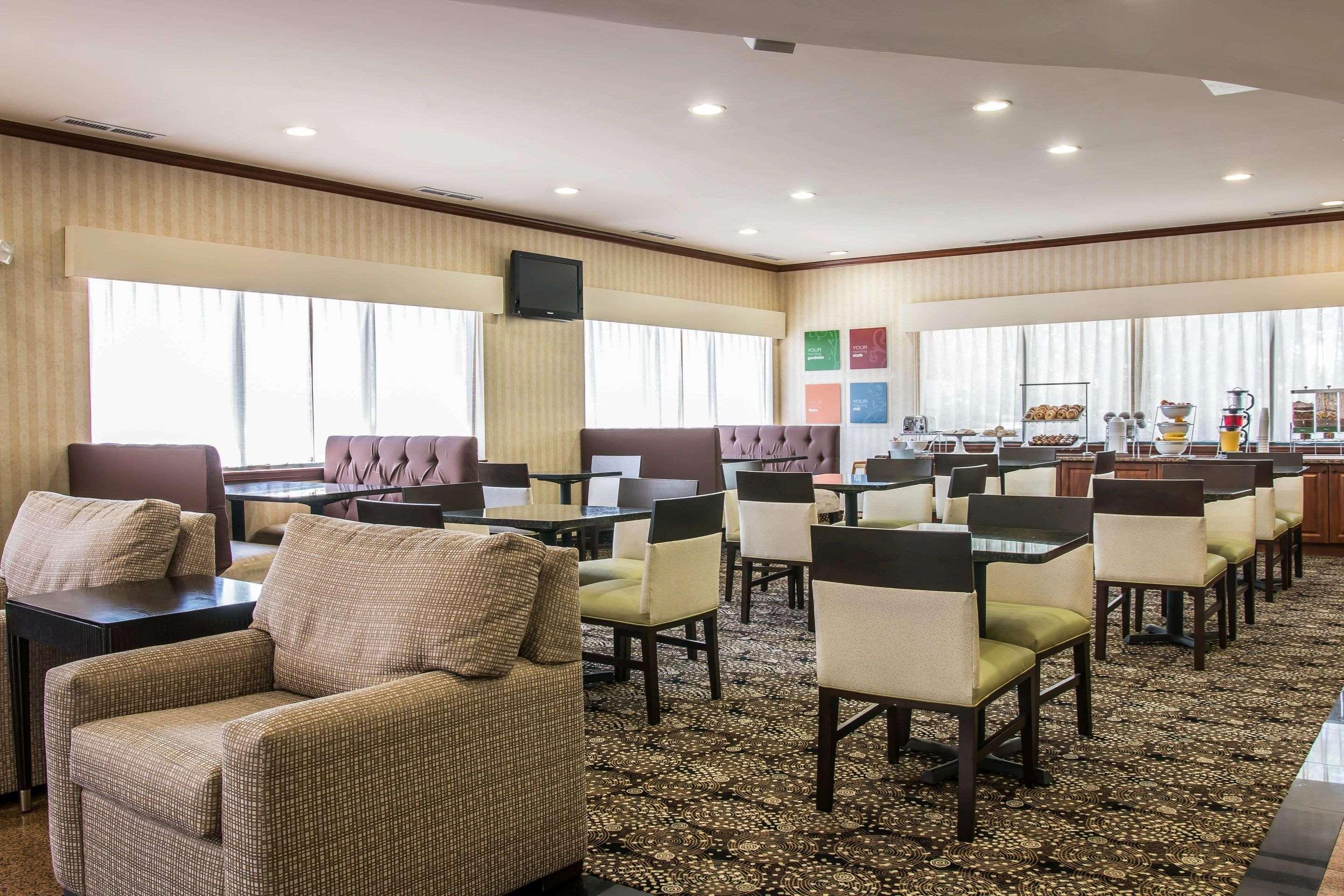Comfort Suites Canton - Detroit Exteriör bild