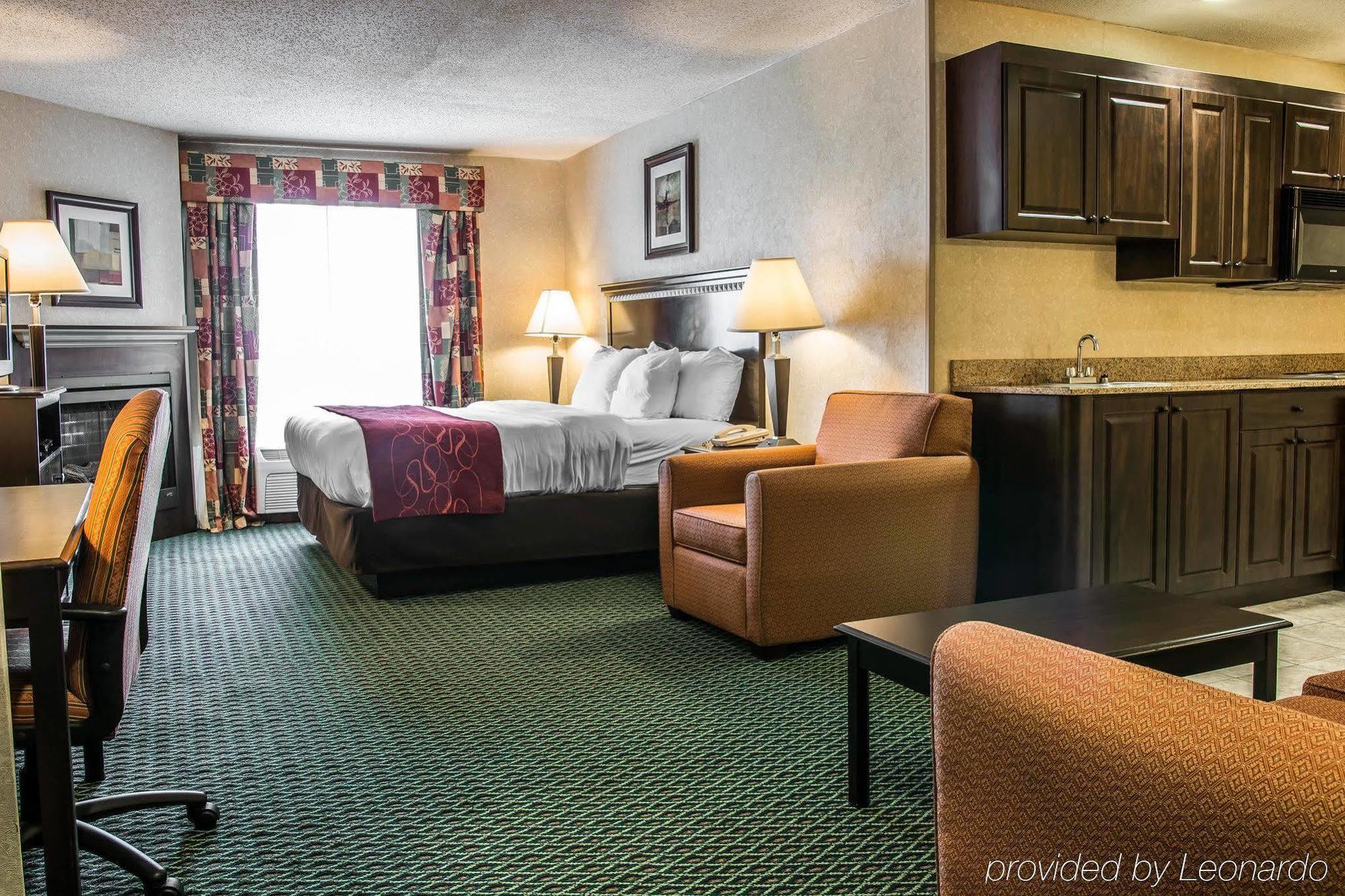 Comfort Suites Canton - Detroit Exteriör bild
