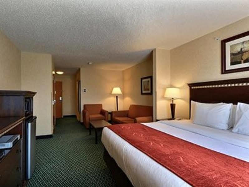 Comfort Suites Canton - Detroit Exteriör bild